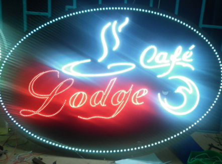 Không khó để bắt gặp những bảng hiệu quảng cáo bắt mắt, nhiều màu sắc xuất hiện trên đường phố, tại nhà hàng, khách sạn… Đèn led thực sự đã có những bước tiến dài trong ngành công nghiệp chiếu sáng và trong công nghệ quảng cáo.