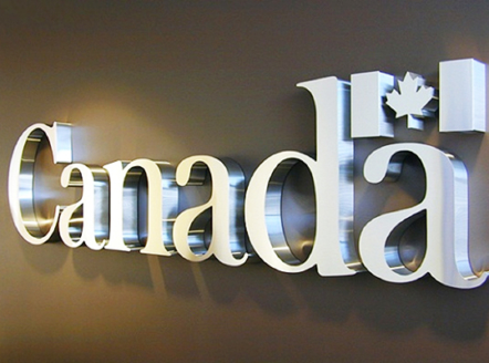 Có nhiều loại biển quảng cáo và doanh nghiệp của bạn đang phân vân không biết nên loại loại nào. Bảng hiệu quảng cáo chữ nổi inox mặt mica chính là một trong những giải pháp tạo được sự ấn tượng và nâng cao được hiệu quả của bảng hiệu quảng cáo.