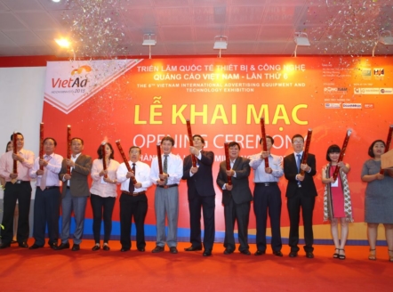 Từ ngày 21 – 23/3 tại Trung tâm triển lãm Quốc tế I.C.E (91 Trần Hưng Đạo, Q. Hoàn Kiếm, Hà Nội), Triển lãm quốc tế thiết bị và công nghệ quảng cáo Việt Nam (VietAd) được tổ chức dưới sự chủ trì và chỉ đạo của Hiệp hội Quảng cáo Việt Nam, do công ty CP quảng cáo và xúc tiến thương mại Đông Nam tổ chức.