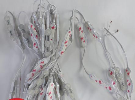 Mỗi dây module gồm 50 bóng LED có độ dài khoảng 7m