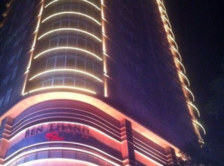 Trang trí viền biển bảng, viền cửa, viền tòa nhà