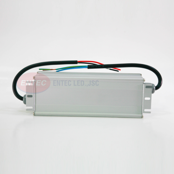 bo-nguon-chong-mua-kin-nuoc-chong-nuoc-cho-led (9) Mặt sau là các gờ giúp nguồn tản nhiệt tốt hơn