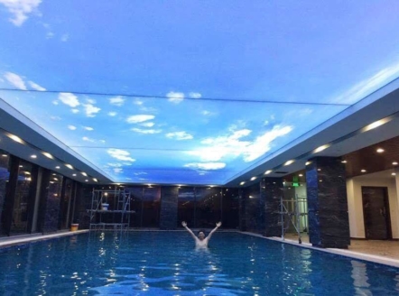 cach-trang-tri-den-led-day-tren-tran-xuyen-sang