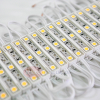 den-led-trang-tri-cua-kinh-cac-toa-nha-cao-tang