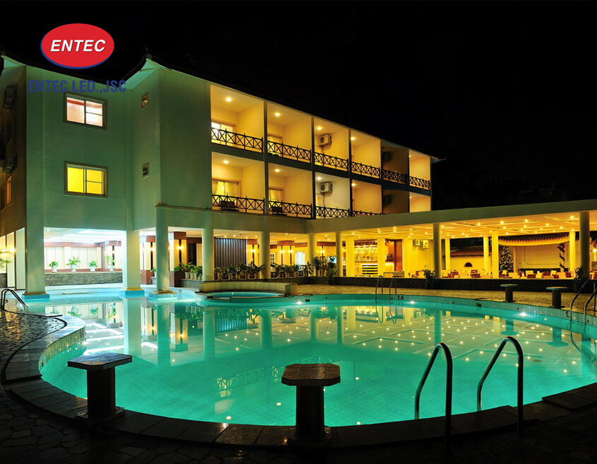 Đèn ngoài trời chống nước