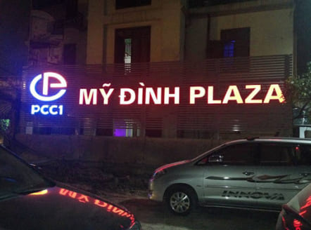 Biển quảng cáo tòa nhà ngoài trời