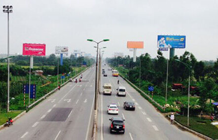 Quang cảnh đường phố Hà Nội với việc quy hoạch lại biển bảng quảng cáo