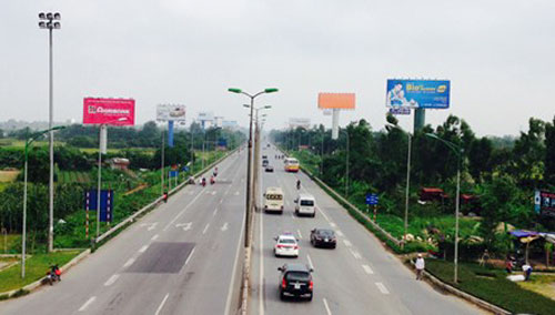 Quang cảnh đường phố Hà Nội với việc quy hoạch lại biển bảng quảng cáo